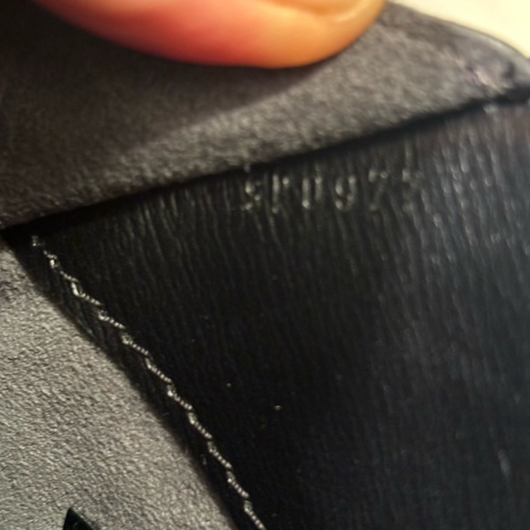 Louis Vuitton elegant black bucket bag - Picture 9 of 16